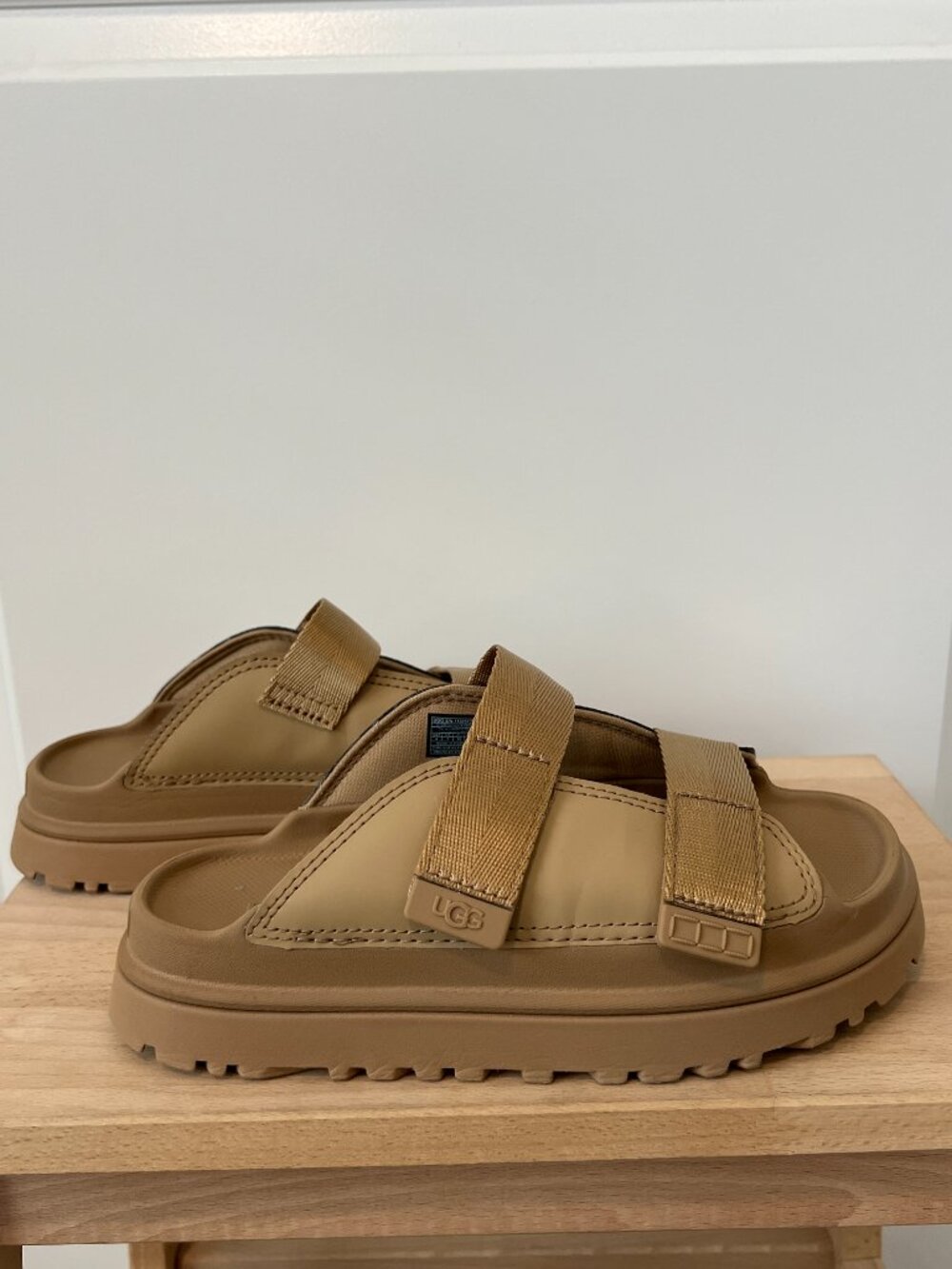 UGG Goldenglow Slide - Picture 5 of 5